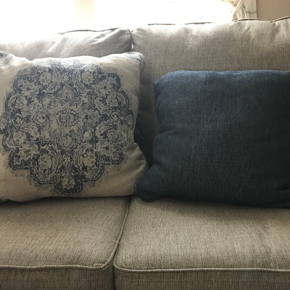 Ashley Furniture Other - New Ashley Furniture Dandrea Sofa Pillows